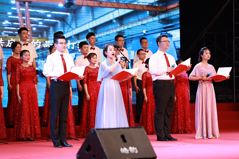 朗诵节目《向集团报告》加入文艺汇演，，，，，，，，为党庆生.jpg